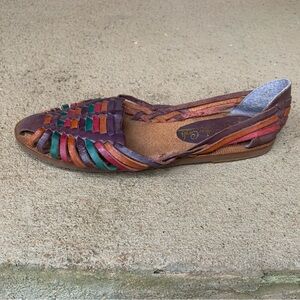 Vintage 1980’s Leather Craft Premier Collection Hurache Sandals in Size 7.5